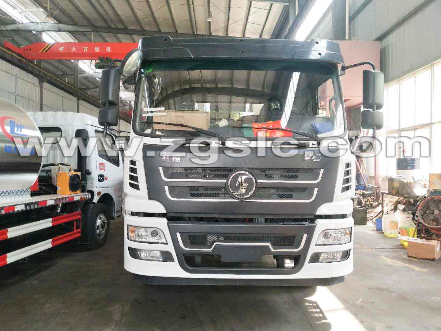 陜汽軒德瀝青灑布車(chē)(國(guó)五)