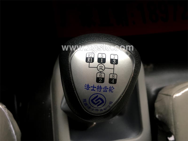 程力集團(tuán)12方新款東風(fēng)天錦灑水車黃牌(國五)