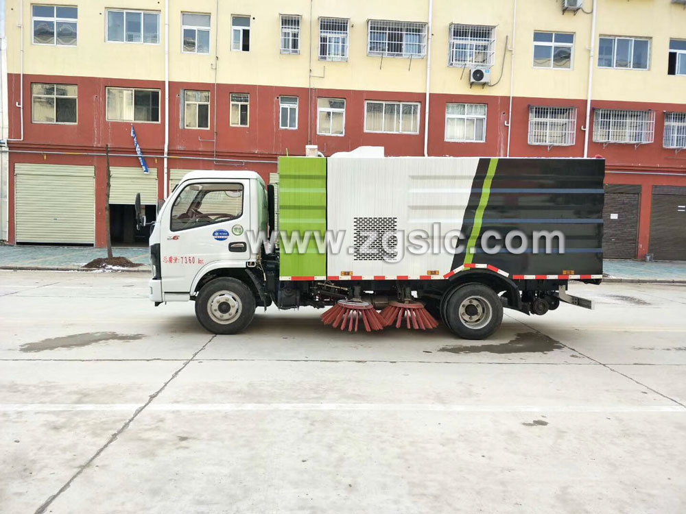 程力專(zhuān)用汽車(chē)股份有限公司東風(fēng)多利卡掃路車(chē)廠(chǎng)家