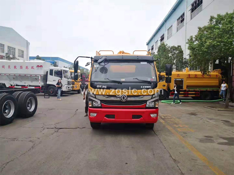 程力集團東風(fēng)大多利卡清洗吸污車_清洗吸污車價格
