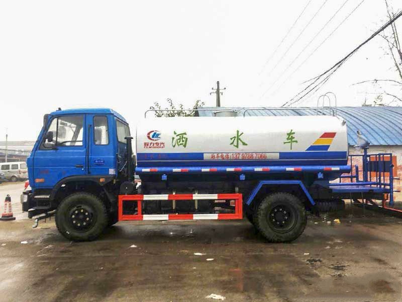 程力集團的工地灑水車，您知道怎么選擇嗎？