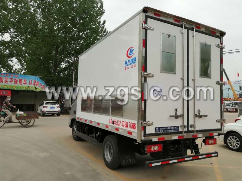 程力雞苗運(yùn)輸車(chē).jpg